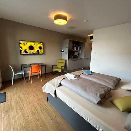 Fair N Square Hotel 24 Stunden Self-Check In Darmstadt Bagian luar foto