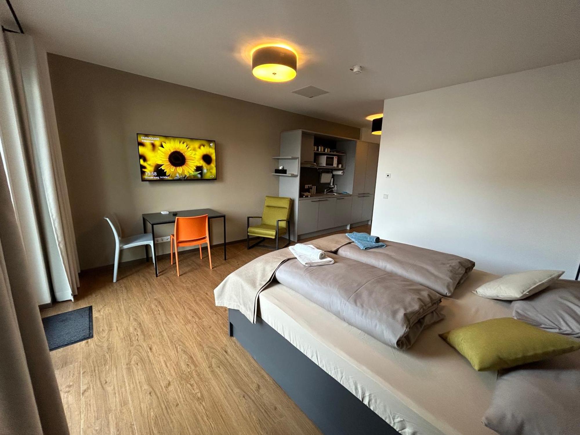 Fair N Square Hotel 24 Stunden Self-Check In Darmstadt Bagian luar foto