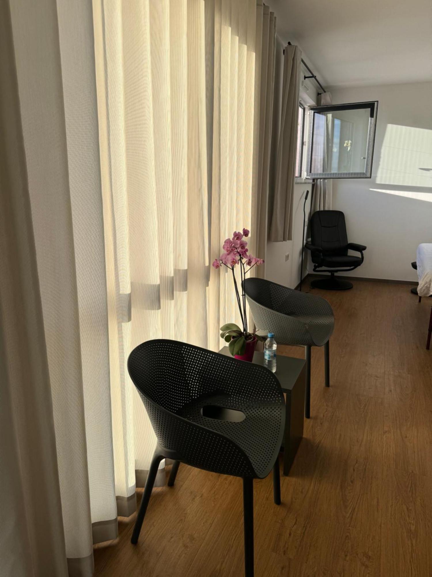 Fair N Square Hotel 24 Stunden Self-Check In Darmstadt Bagian luar foto